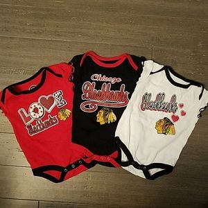 0-3mo Girls NHL Blackhawks onesies w/ slippers